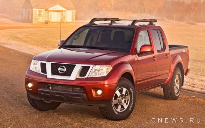 Nissan Frontier 2013 года стал значительно дешевле и экономичнее