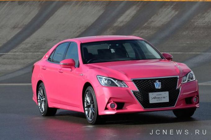 Toyota Crown: тест-драйв сразу трех комплектаций