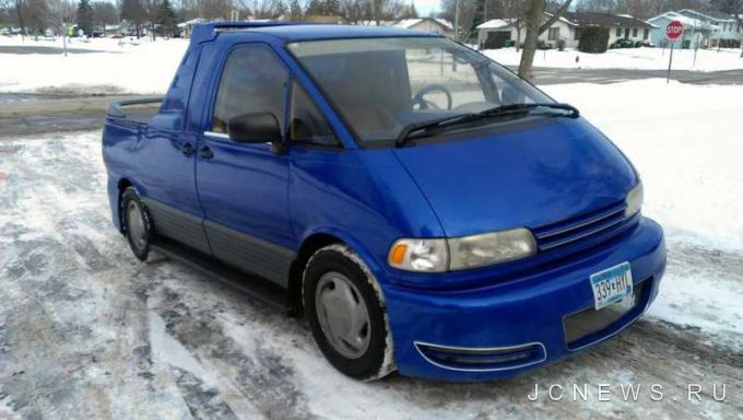 Toyota Previa попала в руки беспощадного любителя тюнинга